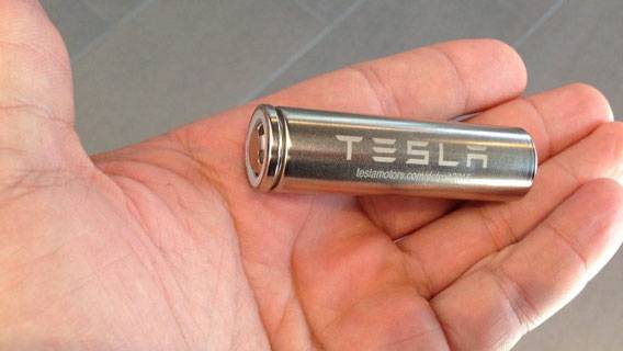 Tesla собирается снизить стоимость аккумуляторов в два раза Tesla собирается снизить стоимость аккумуляторов в два раза