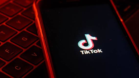 TikTok скачали более 3 млрд раз – это первое приложение, не принадлежащее Facebook, которое преодолело данный рубеж TikTok скачали более 3 млрд раз – это первое приложение, не принадлежащее Facebook, которое преодолело данный рубеж
