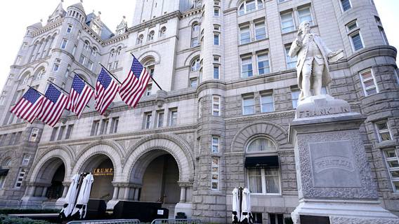 Трамп близок к продаже своего люксового отеля в Вашингтоне Трамп близок к продаже своего люксового отеля в Вашингтоне