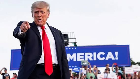 Трамп выступил на митинге в Огайо, раскритиковав иммиграционную политику Байдена и намекнув на планы на 2024 год Трамп выступил на митинге в Огайо, раскритиковав иммиграционную политику Байдена и намекнув на планы на 2024 год