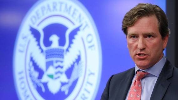 Трамп заявил об увольнении главы департамента кибербезопасности Криса Кребса Трамп заявил об увольнении главы департамента кибербезопасности Криса Кребса