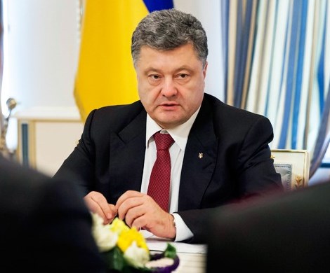 Трибунал для Порошенко: немецкий депутат призвал судить президента Украины
