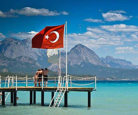 Турция ждет 2,5 млн туристов РФ в этом году 