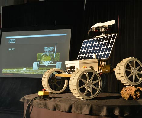 Ученые из Японии и США устроят на Луне гонку роботов  