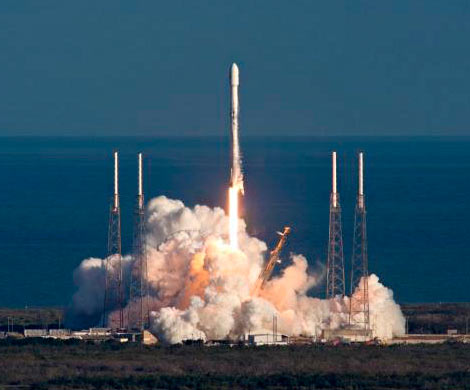 Ученые: Ракета Falcon 9 пробила огромную дыру в ионосфере