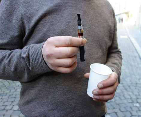 Ученые: электронные сигареты безопаснее обычных‍