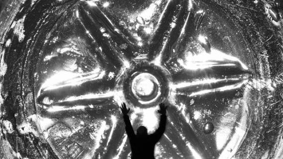 Учёный утверждает, что всего через 4 года люди начнут двигаться назад во времени