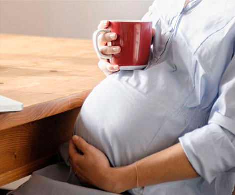 Употребление кофе во время беременности влияет на вес ребенка