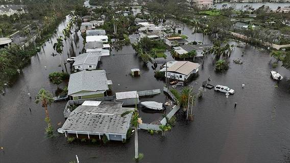 Ураган Иен, по прогнозам, сулит миллиардные убытки страховщикам в США