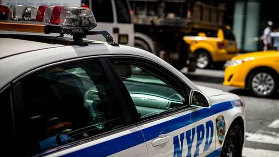Установлена личность подозреваемого в стрельбе в Бруклине; полиция продолжает его розыск