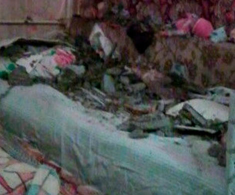 В Астрахани на спящую пенсионерку рухнул потолок в квартире