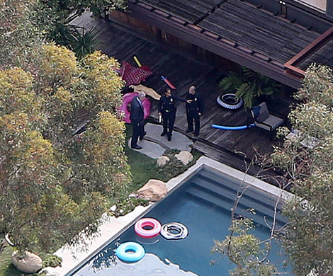 В бассейне дома актрисы Деми Мур утонул молодой мужчина