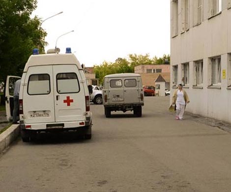 В Челябинске женщина в больнице напала на врача и покусала его