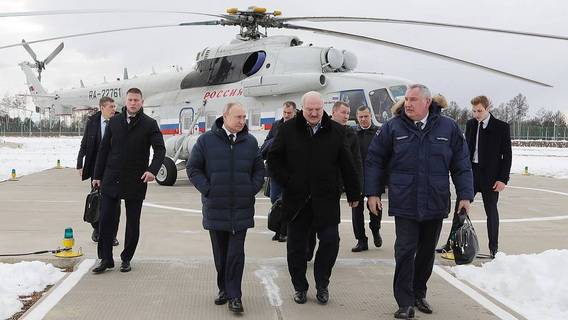 В День космонавтики Путин и Лукашенко ознакомились с космодромом Восточный