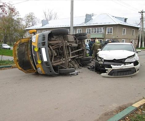 В ДТП с микроавтобусом под Тулой пострадали 17 человек