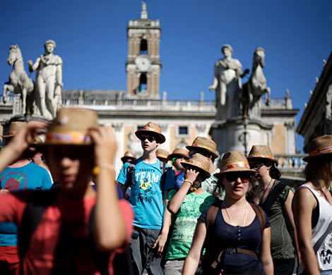 В городах Европы стало слишком много туристов?