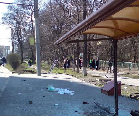 В Иванове машина влетела на остановку с пассажирами после столкновения