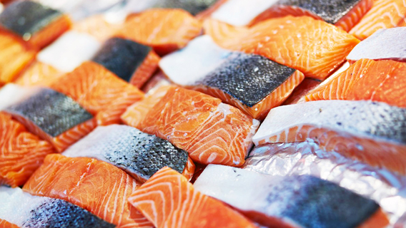 В Китае упал спрос на лосось и морепродукты из-за опасений заражения коронавирусом