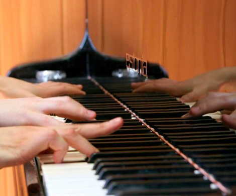 В Краснодаре продается раритетное пианино
