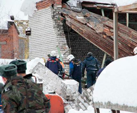 В Красноярском крае обрушилась крыша жилой многоэтажки: названа причина