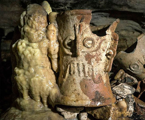 В Мексике найдена нетронутая пещера майя с древними артефактами