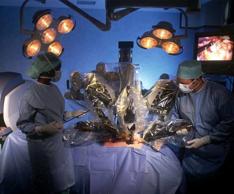 В Москве робот-хирург Da Vinci провел операцию на печени