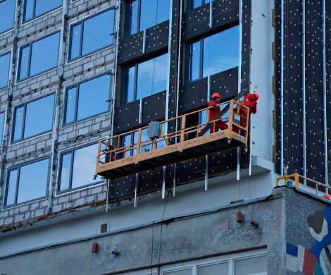 В Москве с 22 этажа сорвалась строительная люлька с мойщиками окон