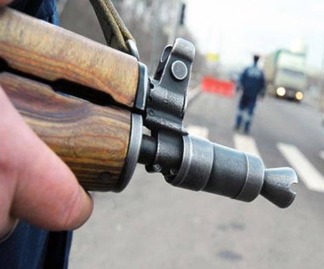 В Москве угнали автомобиль с заряженным оружием в салоне