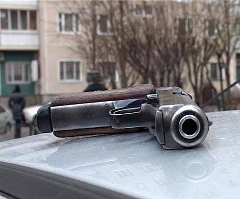 В Москве в ходе дорожного конфликта неизвестный обстрелял водителя‍