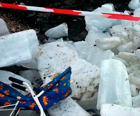 В Мурманске груда наледи с крыши рухнула на 4-летнего ребенка