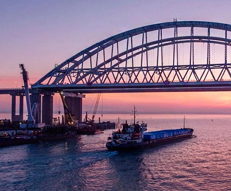 В МВД сообщили о серии анонимных звонков о минировании Крымского моста‍