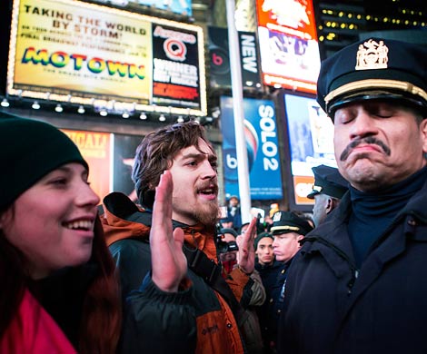 Более 30 протестующих задержали в Нью-Йорке