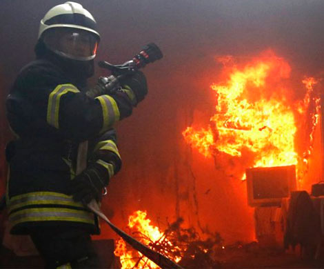 В подмосковной Рошали сгорел жилой дом