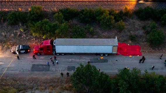 В Сан-Антонио найдены мертвыми 46 мигрантов, оставленных в брошенной фуре