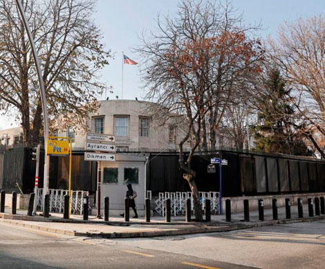 В Турции обстреляли посольство США
