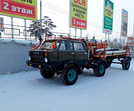 В Улан-Удэ на улице появился автомобиль из «Безумного Макса»