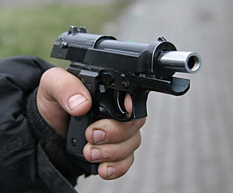 В Зеленогорске 18-летний местный житель отобрал у подростка пистолет‍