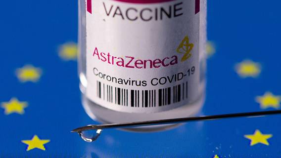 Великобритания может ограничить вакцинацию молодых людей препаратом от AstraZeneca