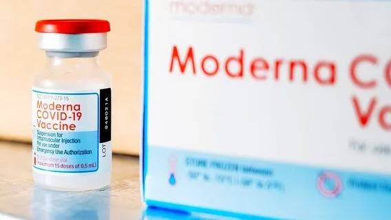 Великобритания одобрила вакцину компании Moderna для детей старшей возрастной группы