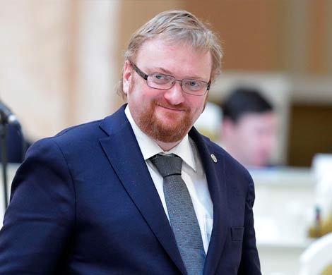 Виталий Милонов хочет запретить петербуржцам ходить с голым торсом