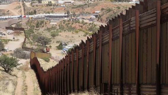 Власти Техаса намерены построить стену на границе с Мексикой