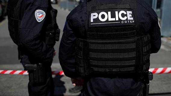 Во французском городе Рамбуйе было совершено нападение на сотрудницу полиции