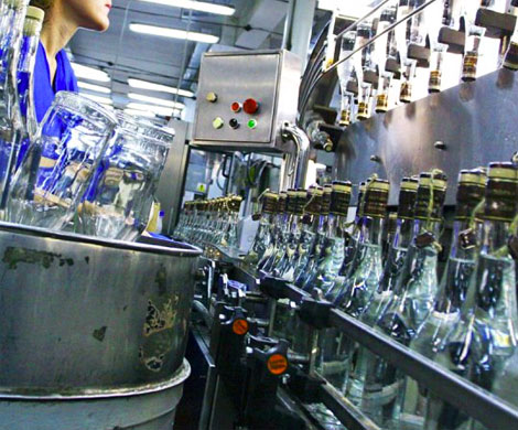 Хлопонин анонсировал повышение цены на водку до 219 рублей