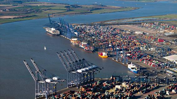 Забастовка в крупнейшем британском порту рискует нарушить работу цепочек поставок