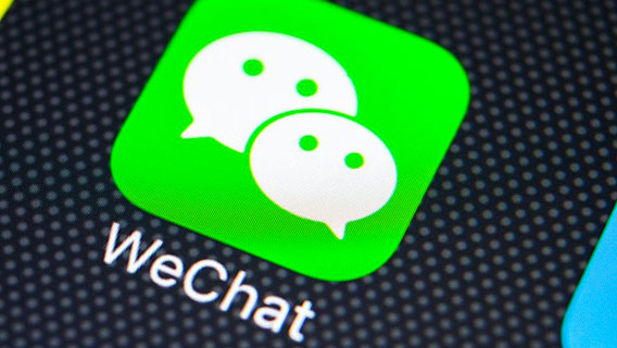 Загрузки приложений WeChat и Signal в США резко увеличились после угрозы блокировки со стороны Трампа