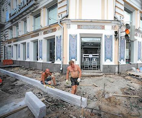 Замена бордюров в Москве началась с беспрецедентно большого тендера Замена бордюров в Москве началась с беспрецедентно большого тендера
