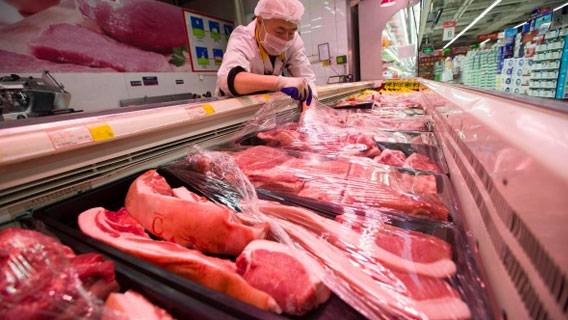 Запасы свинины в Китае заканчиваются по мере роста цен, сообщают аналитики