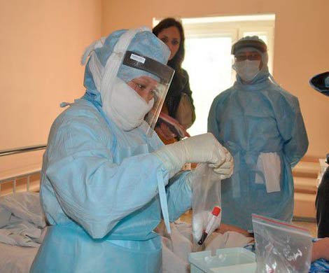 Заразившаяся вирусом Эбола испанская медсестра пошла на поправку