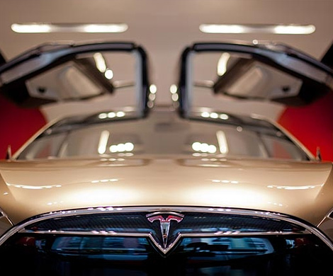 Защиту электромобиля Tesla был взломана за две секунды‍
