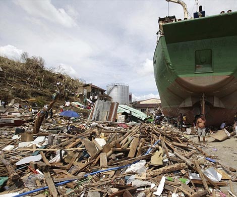 Жертвами циклона "Уинстон" на Фиджи стали 42 человека